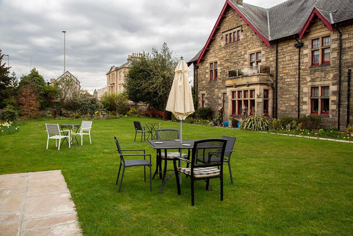 St Michaels Guest House Элгин Экстерьер фото