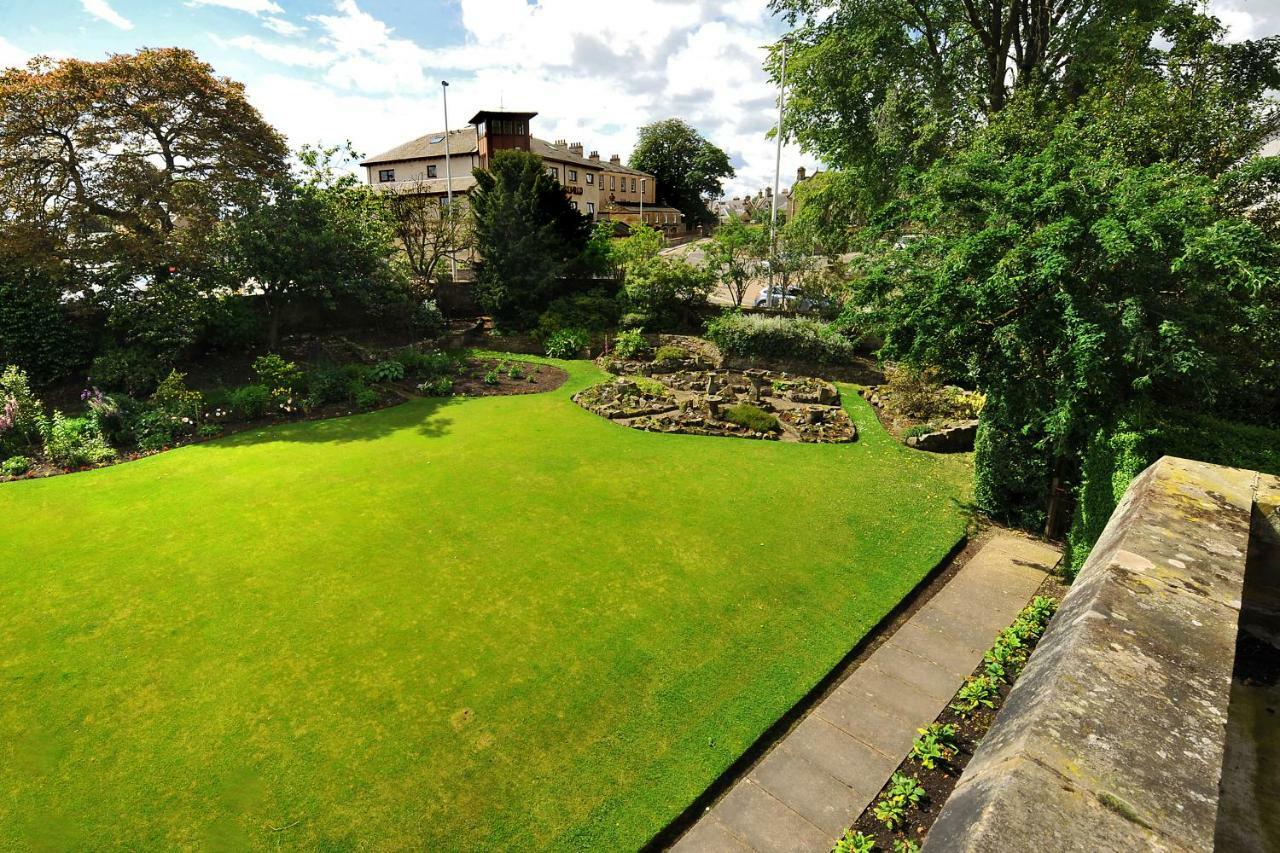 St Michaels Guest House Элгин Экстерьер фото