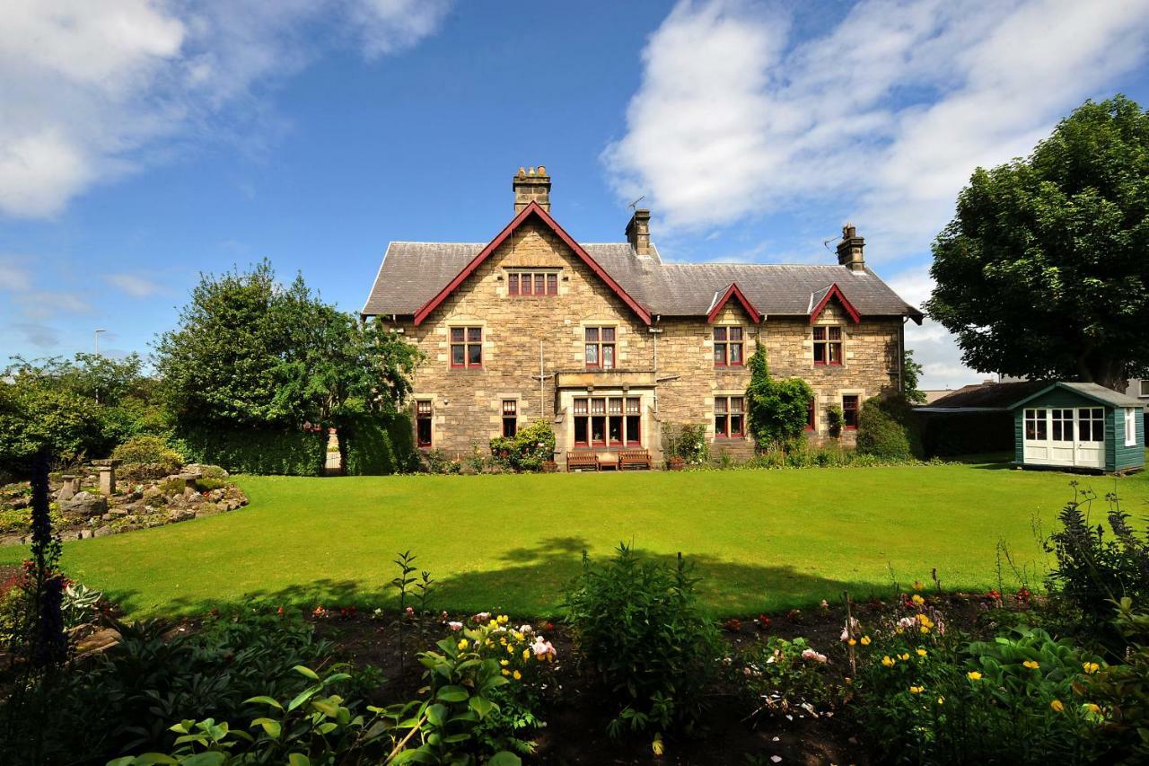St Michaels Guest House Элгин Экстерьер фото